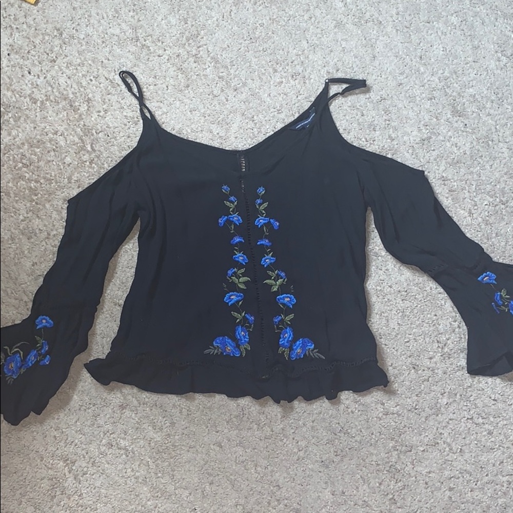 American Eagle Black Floral Cold Shoulder Top